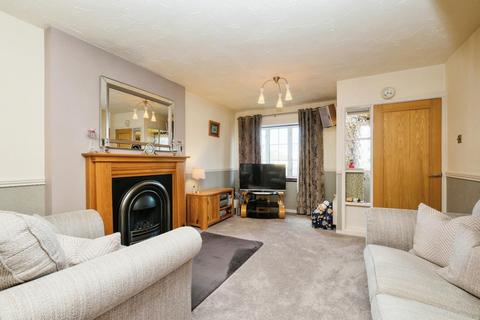 3 bedroom townhouse for sale, Chestnut Rise, Leeds