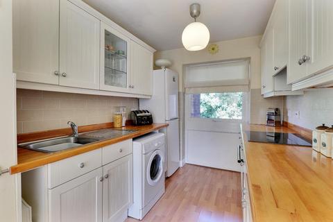 Flat 16, Spindle House Manor Road, Sidcup, DA15 7HY