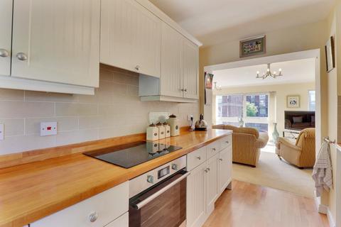 Flat 16, Spindle House Manor Road, Sidcup, DA15 7HY