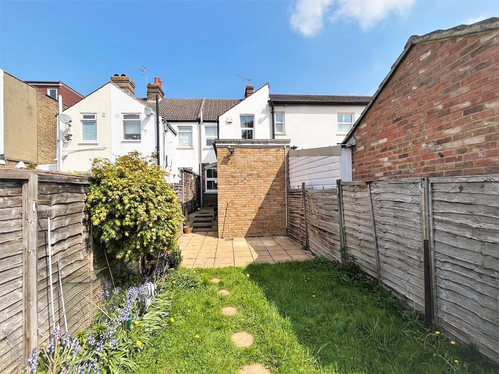 Warwick Road, Sidcup, Kent, DA14 6LJ 3 bed terraced house £425,000