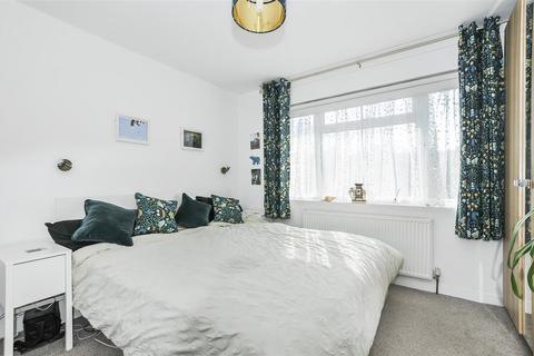 16 Keepers Farm Close, Windsor, SL4 4JA