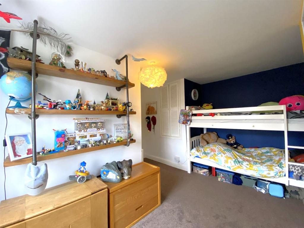 Bed3.jpg