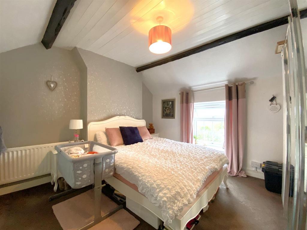 Bed1a.jpg