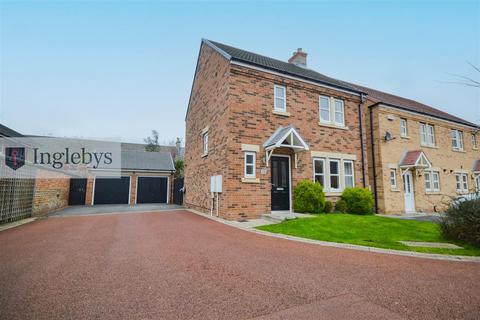 3 bedroom detached house to rent, Annan Gardens, Saltburn-By-The-Sea