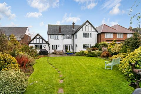 5 bedroom detached house for sale, Harfield Road, Sunbury-On-Thames