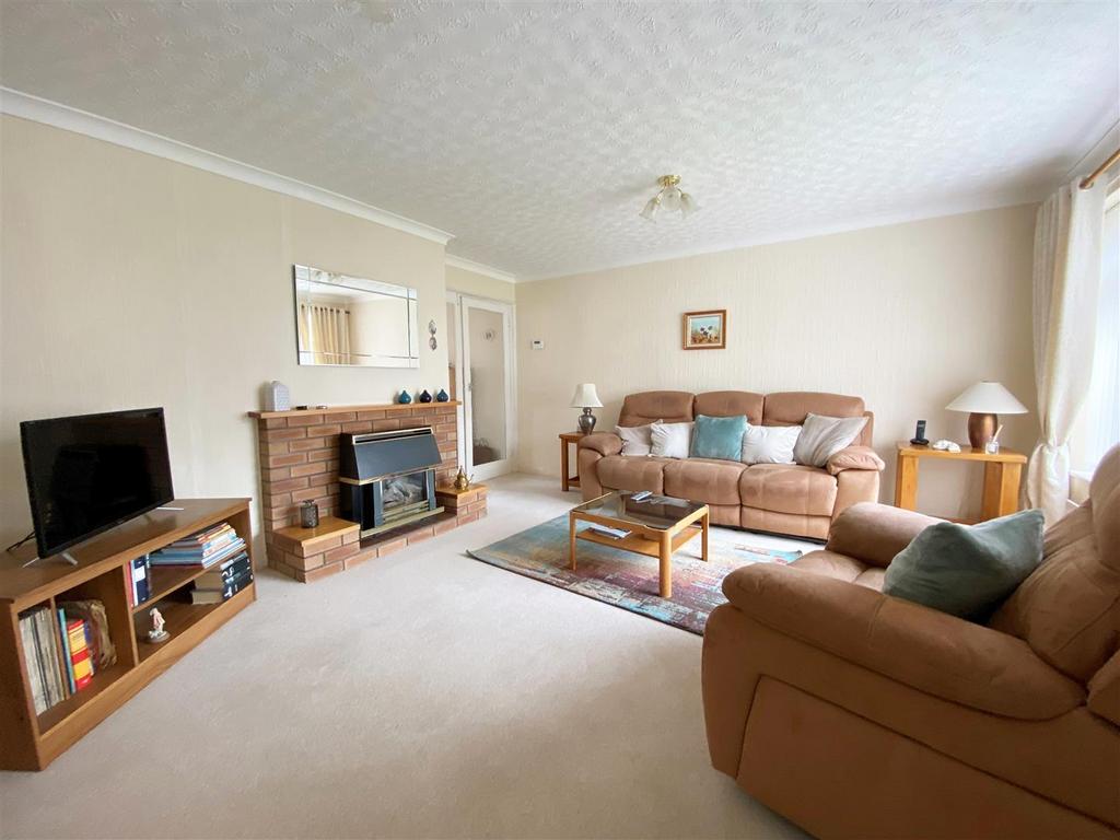 65 Boscobel Drive, Shrewsbury, SY1 3DS 3 bed semidetached house for