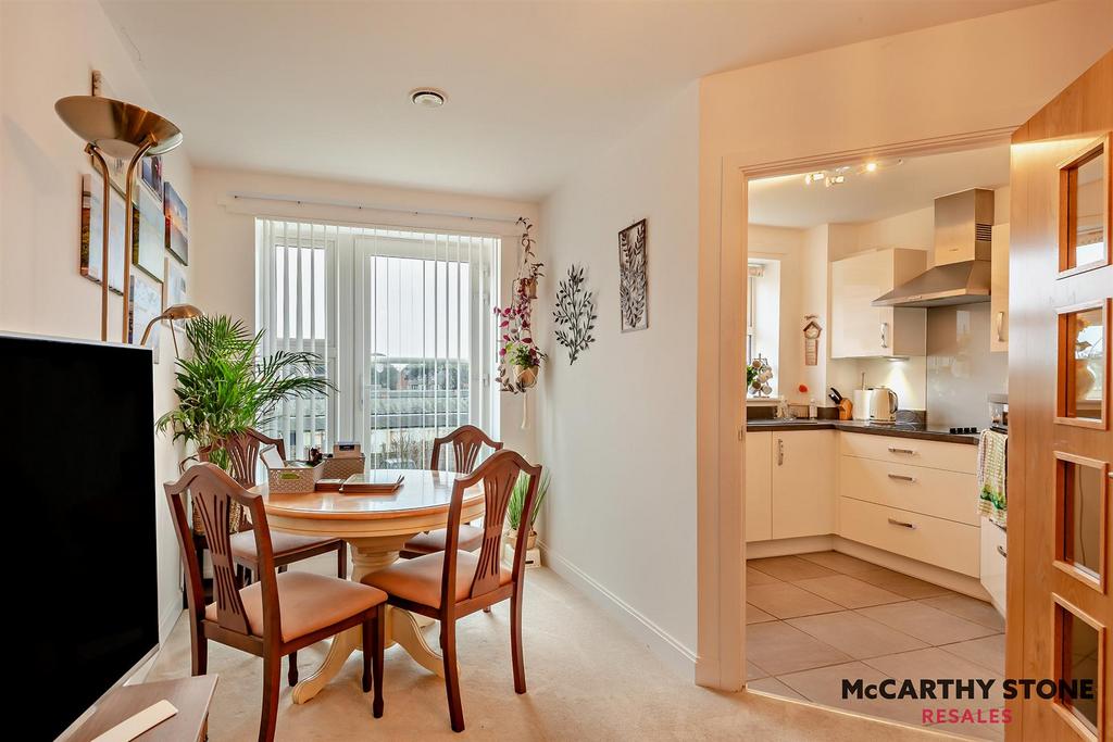 8587897-interior02-800.jpg