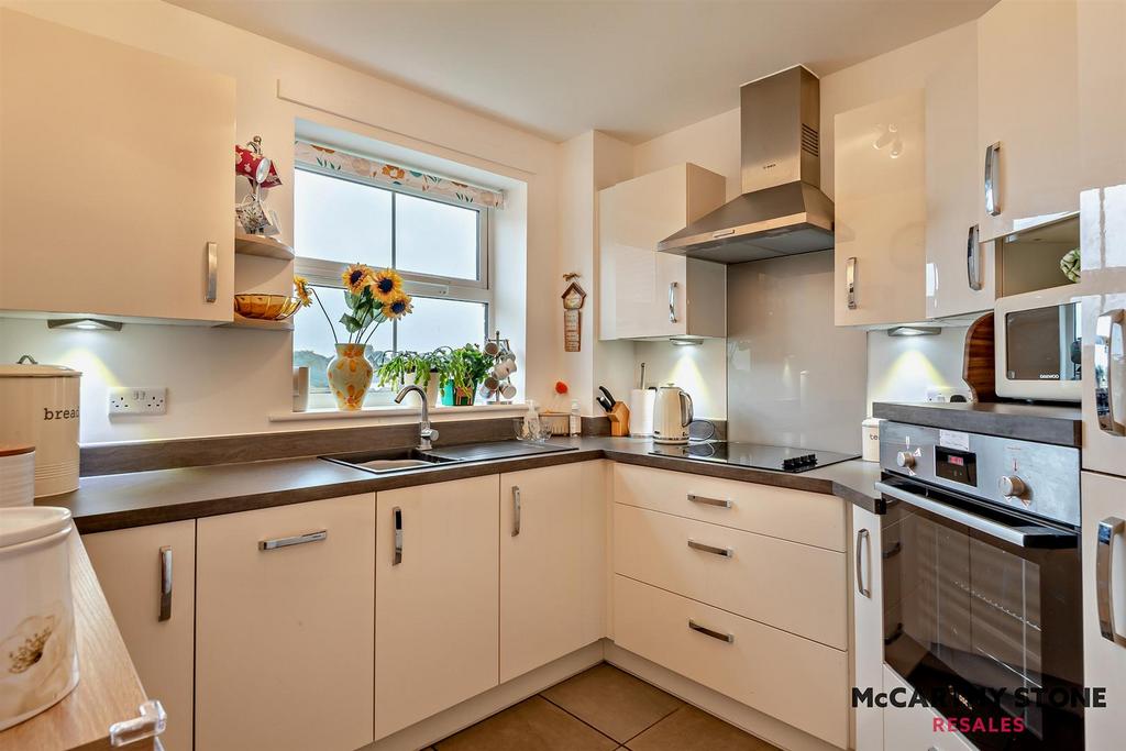 8587897-interior03-800.jpg