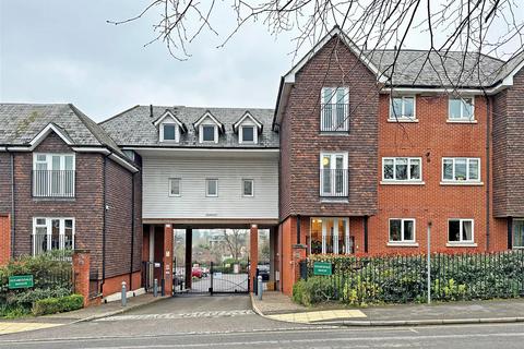 2 bedroom flat for sale, Ladbroke Road, Redhill