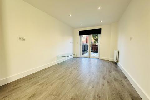 2 bedroom apartment for sale, Silk Street, Salford
