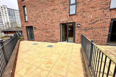 2 bedroom apartment for sale, Silk Street, Salford