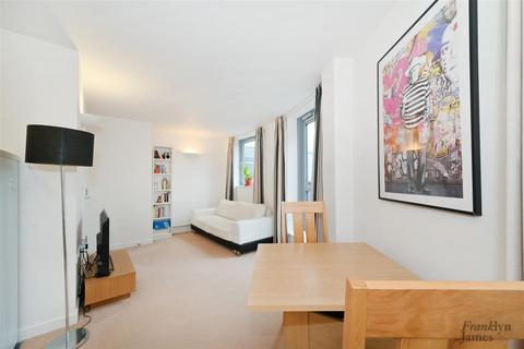 1 bedroom flat for sale, Warton Court, Cable Street, London, E1W