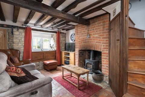 2 bedroom cottage for sale, High Street, Pavenham, Bedfordshire, MK43