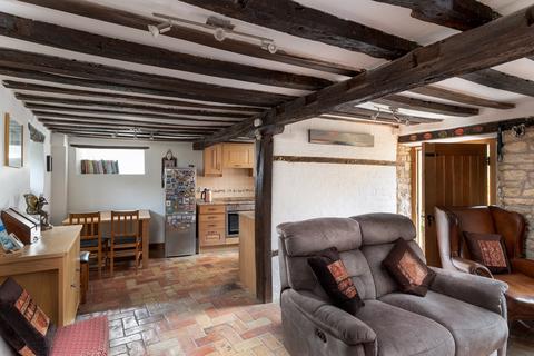 2 bedroom cottage for sale, High Street, Pavenham, Bedfordshire, MK43