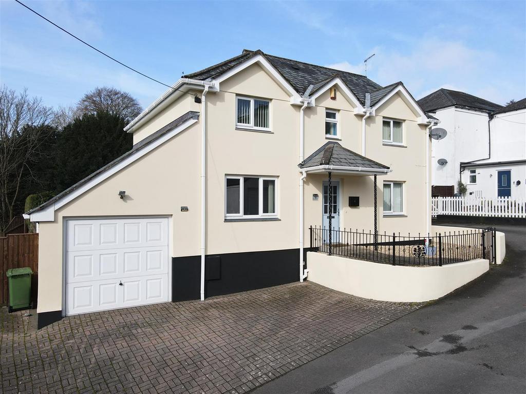Orchard Hill, Bideford 3 bed detached house for sale £415,000