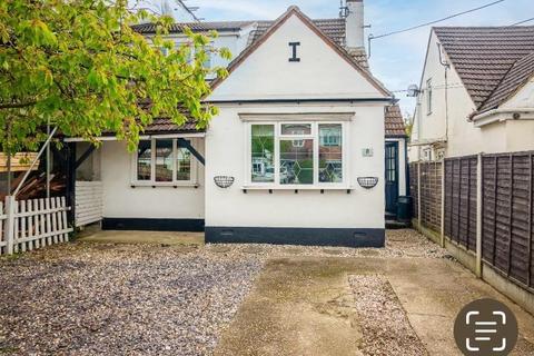 4 bedroom semi-detached bungalow for sale, Windsor Gardens, Hawkwell, Hockley