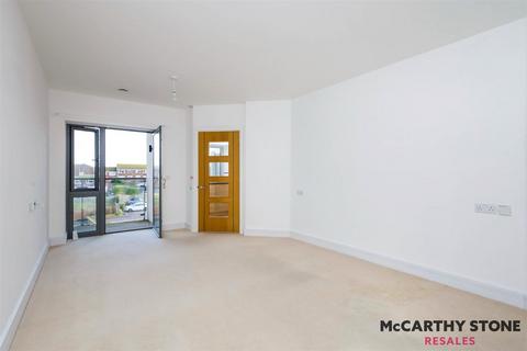 1 bedroom apartment for sale, Eversley Court, Dane Road, Seaford, East Sussex BN25 1FF