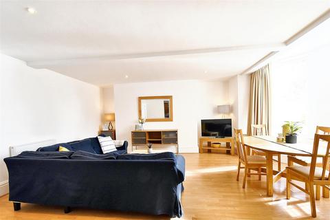 2 bedroom flat for sale, Clarence Mansions, Clarence Terrace, Leamington Spa