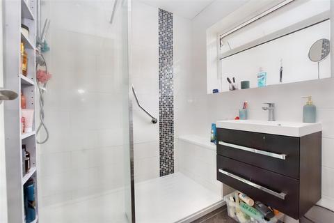 7 Berkeley Walk, Eastbourne, BN23 7PS
