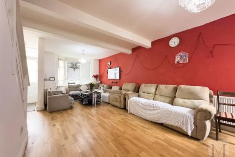 3 bedroom terraced house for sale, Hammond Road, Southall UB2