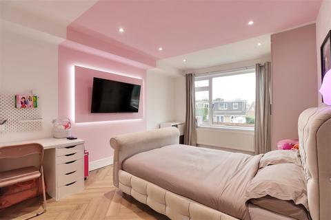 46 Derrymore Road, Willerby, Hull, HU10 6ET