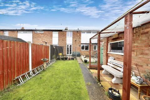 3 bedroom end of terrace house for sale - St. Thomas More Road, Hull