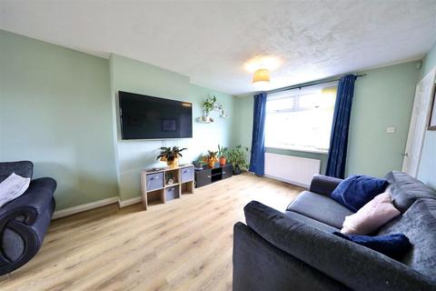 3 bedroom end of terrace house for sale, St. Thomas More Road, Hull