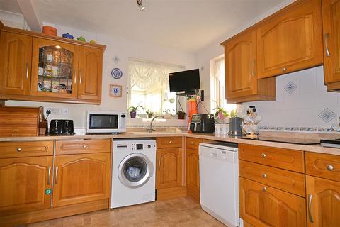 2 bedroom detached bungalow for sale, Greenway Road, Weymouth