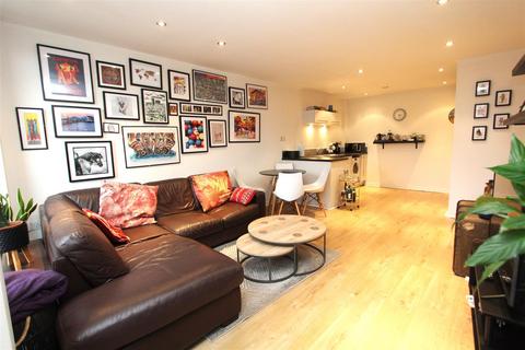 2 bedroom flat for sale - SANTORINI, City Island, Gotts Road, Leeds
