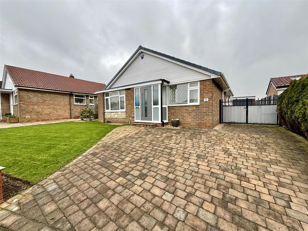 Derwent Avenue, Garforth, Leeds 3 bed detached bungalow £370,000