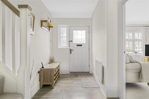 8 Arnold Close, Hauxton, Cambridge, CB22 5FN