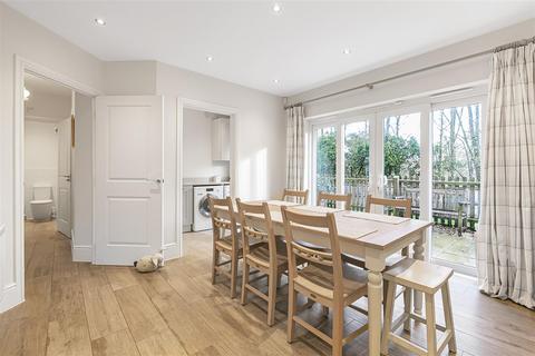 8 Arnold Close, Hauxton, Cambridge, CB22 5FN