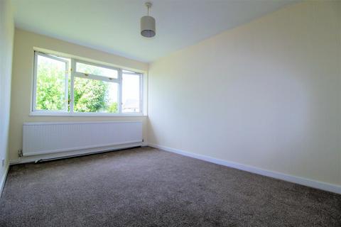 2 bedroom maisonette to rent, St. Anns Way, South Croydon
