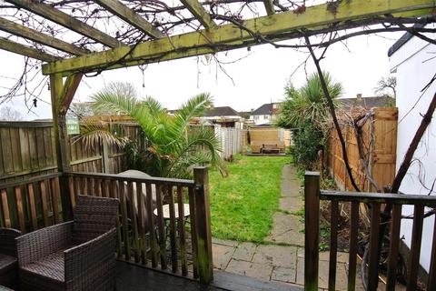 2 bedroom house for sale, Osborne Avenue, Staines-Upon-Thames TW19