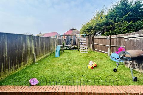 127 Cavalry Crescent, Eastbourne, BN20 8RL