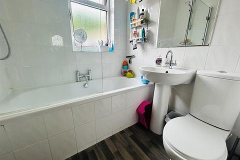 127 Cavalry Crescent, Eastbourne, BN20 8RL