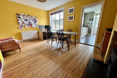 4 New Road, Burnham-on-crouch, CM0 8EH