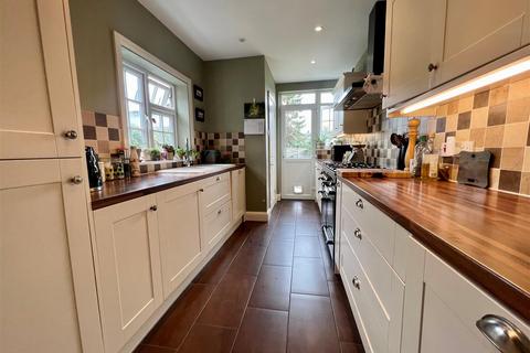 4 New Road, Burnham-on-crouch, CM0 8EH