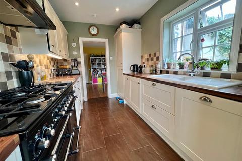 4 New Road, Burnham-on-crouch, CM0 8EH