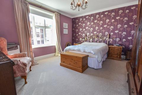 4 New Road, Burnham-on-crouch, CM0 8EH