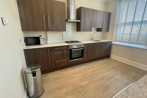 2 bedroom flat to rent, Eversleigh Road, Finchley