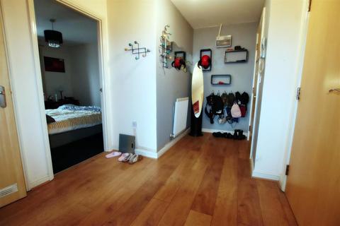 2 bedroom flat for sale, Station Road, Borehamwood