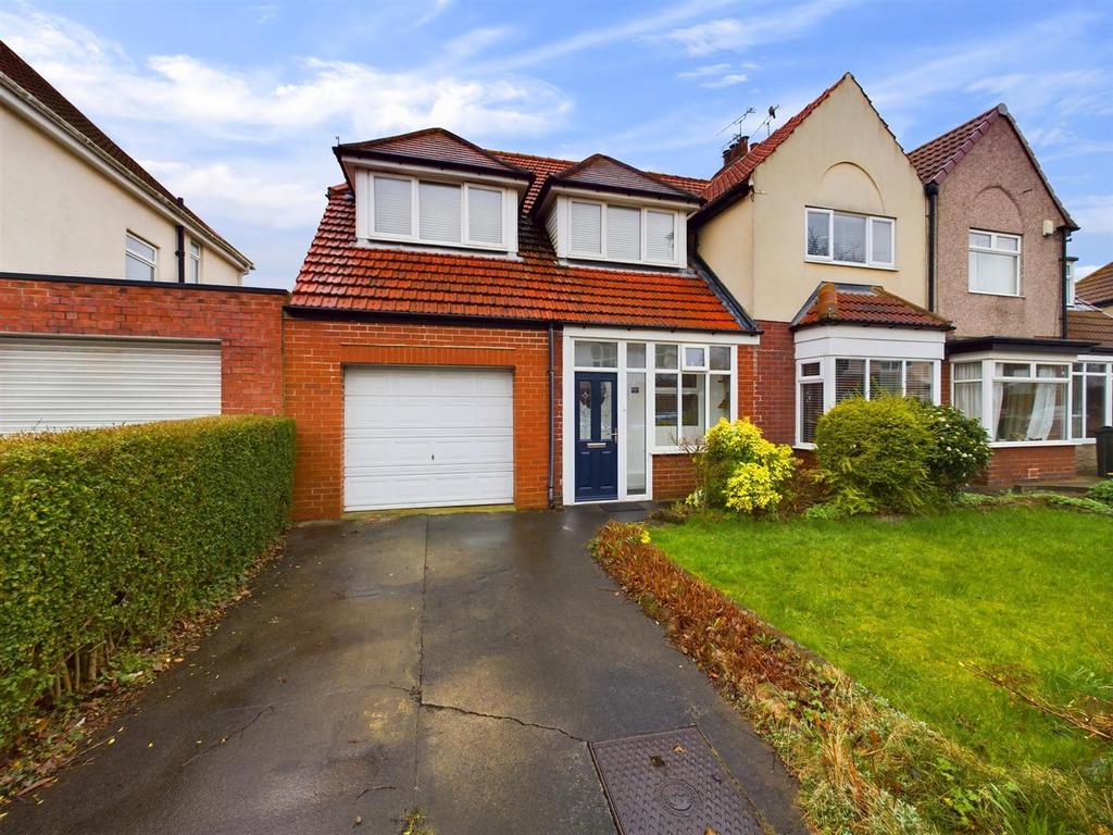 Abbey Close, Whitley Bay 4 bed semidetached house for sale £400,000