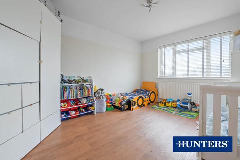 18 Burford Road, Worcester Park, KT4 7SU