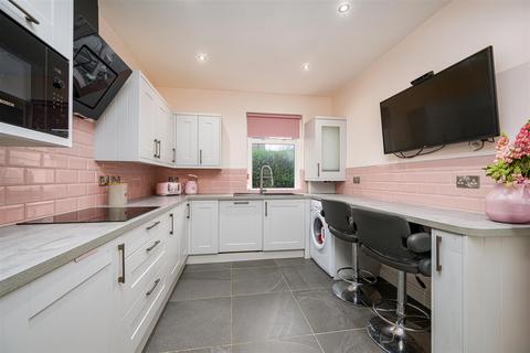 93 Americanmuir Road, Dundee, DD3 9AJ