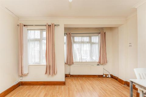 2 bedroom maisonette for sale, Stainton Road, Enfield