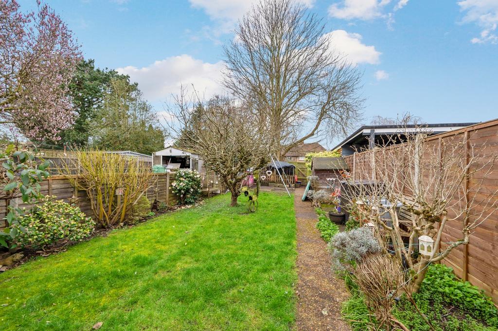 Burwood Close, Hersham Village, KT12 3 bed semidetached house for sale £635,000
