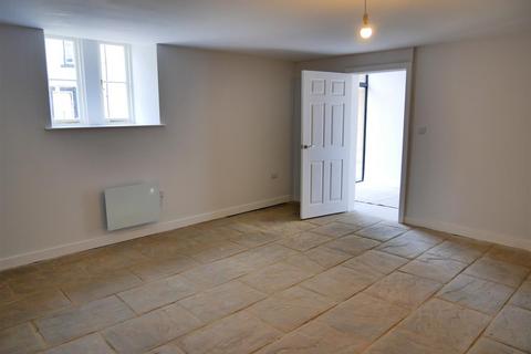2 bedroom semi-detached house for sale - White Hart Mews, The Green, Calne