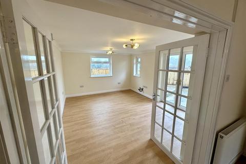 3 bedroom semi-detached house for sale, Llanwnnen, Lampeter
