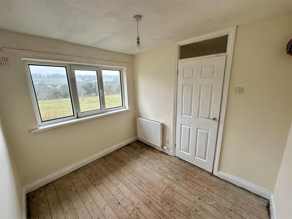 Rear bedroom